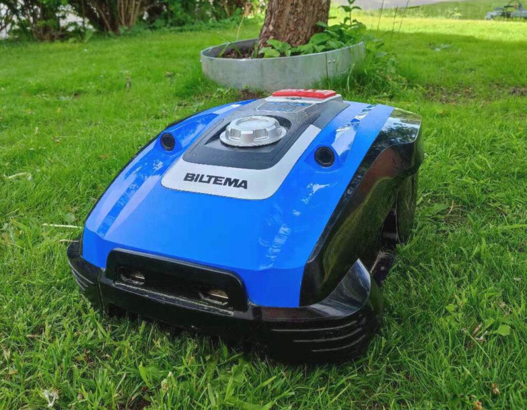 Visning av robotgräsklipparen RM300 från Biltema